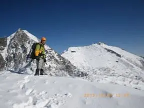 ギボシと頂上直下の権現小屋 ギボシと頂上直下の権現小屋